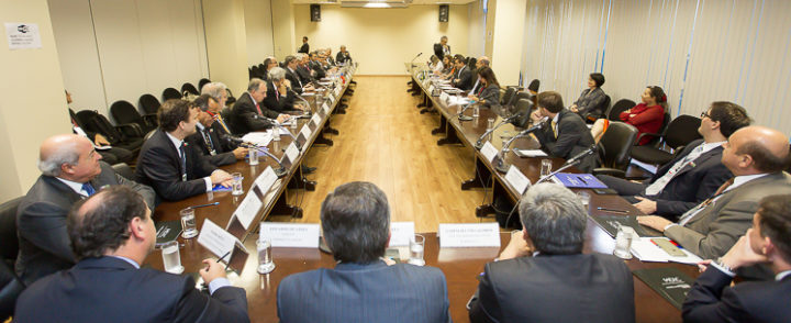 Missão empresarial chilena debate comércio e investimentos bilaterais em reunião no MDIC