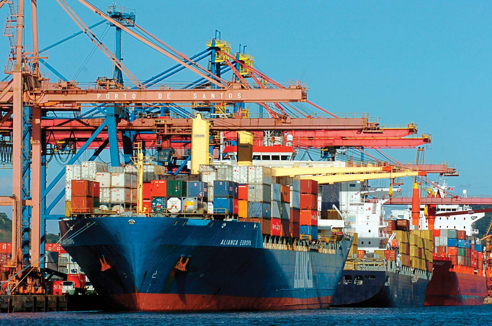 Exportações registram alta consistente de 21,8% nas duas primeiras semanas de fevereiro